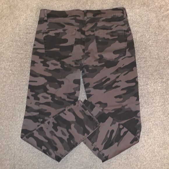 Democracy Jeans - Picture 2 of 7